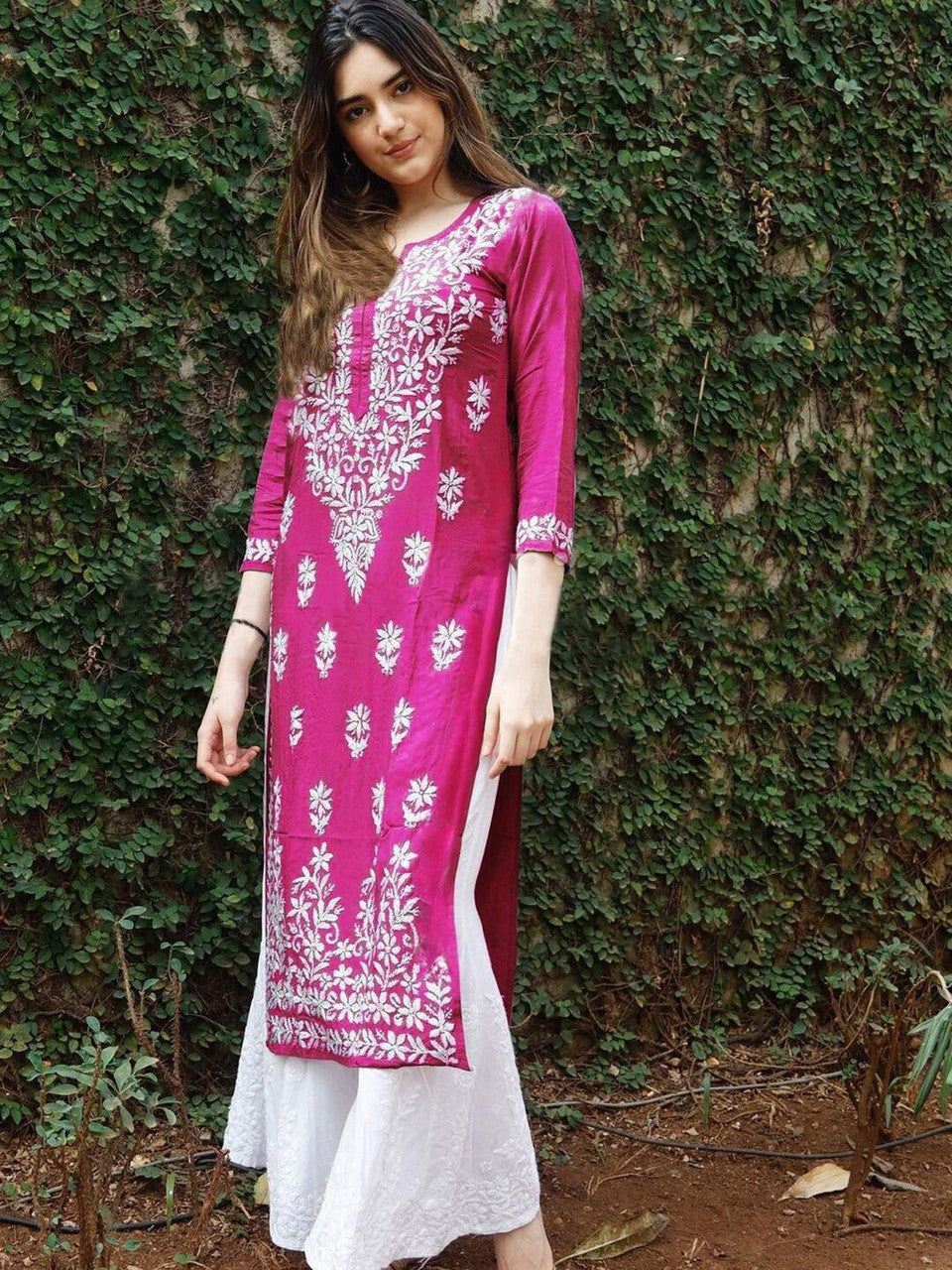 Women Chikan Embroidery Cotton Blend Straight Kurta  (Pink)