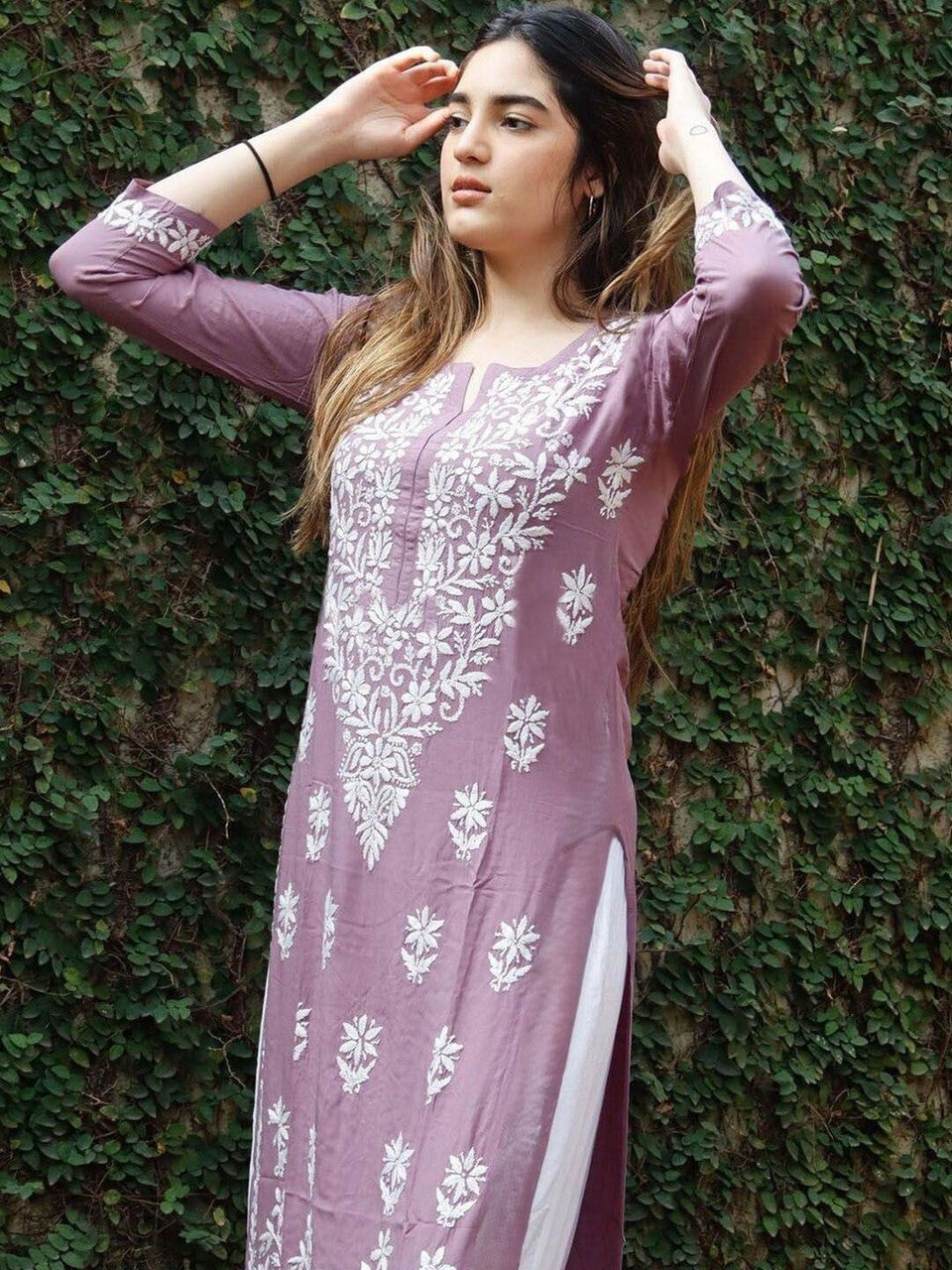 Women Chikan Embroidery Cotton Blend Straight Kurta  (Purple)