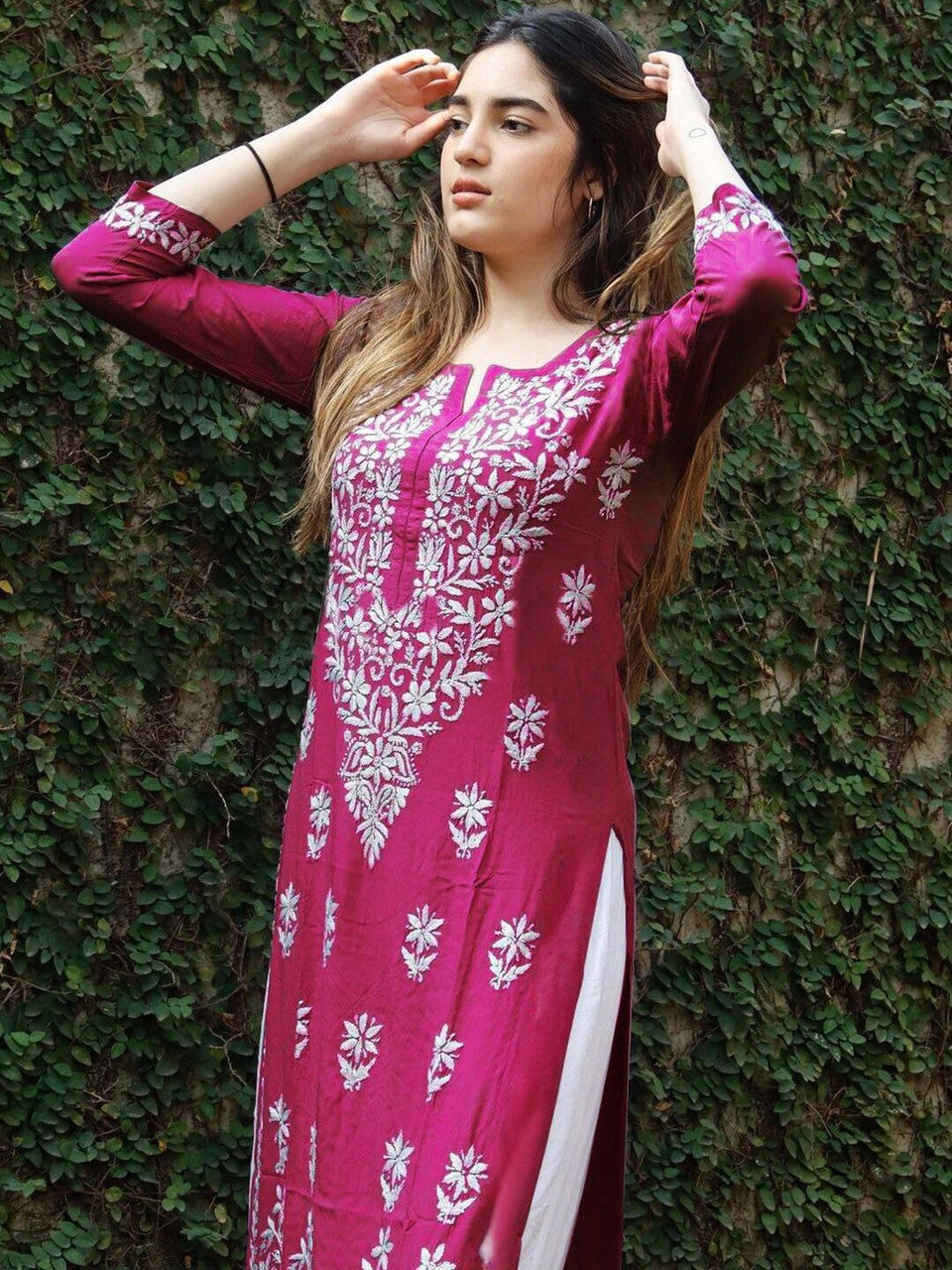Women Chikan Embroidery Cotton Blend Straight Kurta  (Pink)