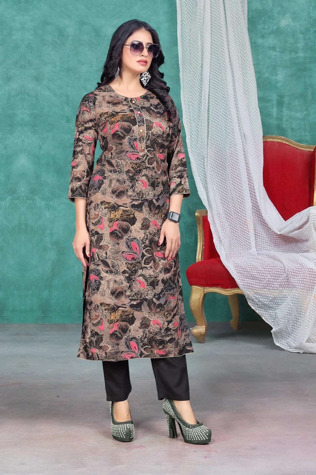 Elegant Black Floral Printed Cotton Kurta Set with Straight Pants